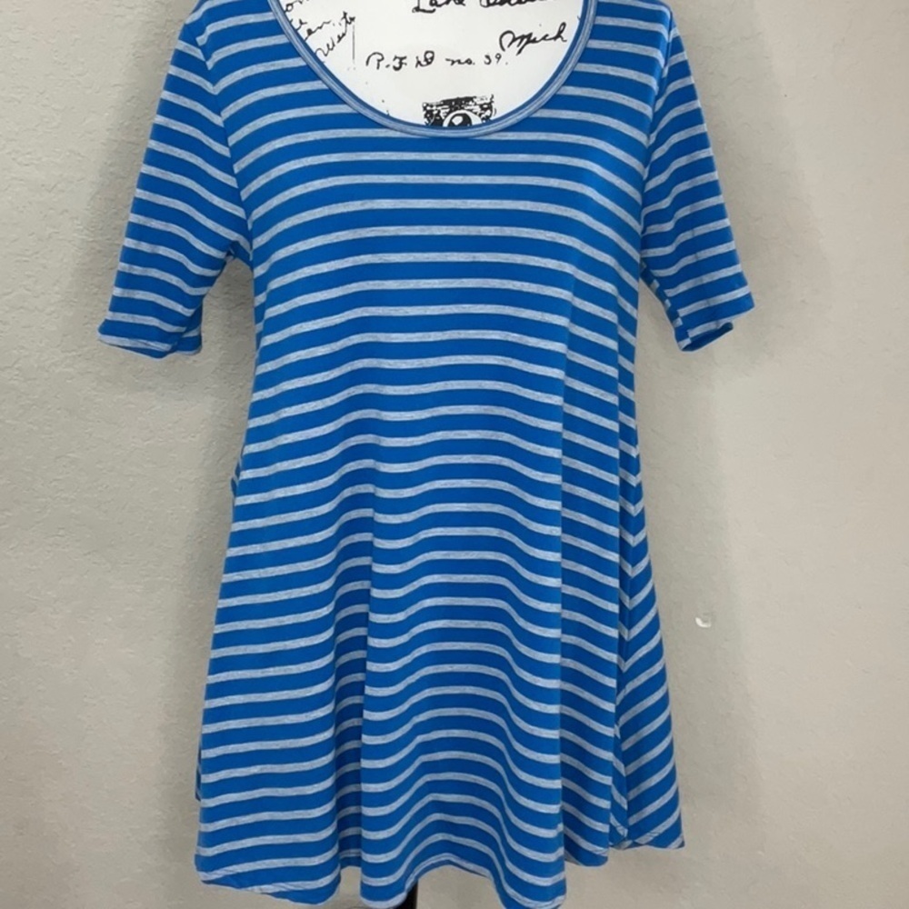 175 - LuLaRoe NWOT Blue and Gray Striped Short Sleeve Tee, Size Medium